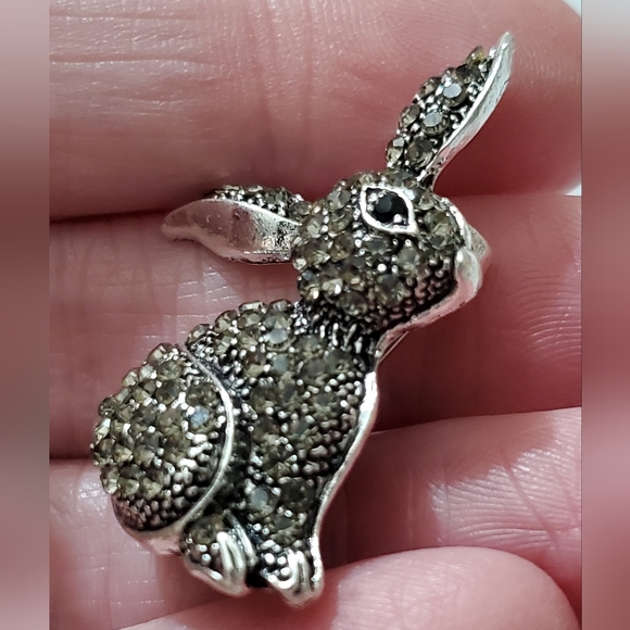 Bunny rabbit brooch Crystals sparkly gray smoky silver small pin Easter spring - Picture 5 of 8